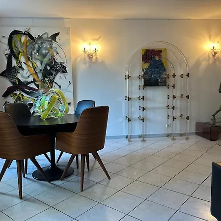 Interieur D'artistes Apartment Montelimar
